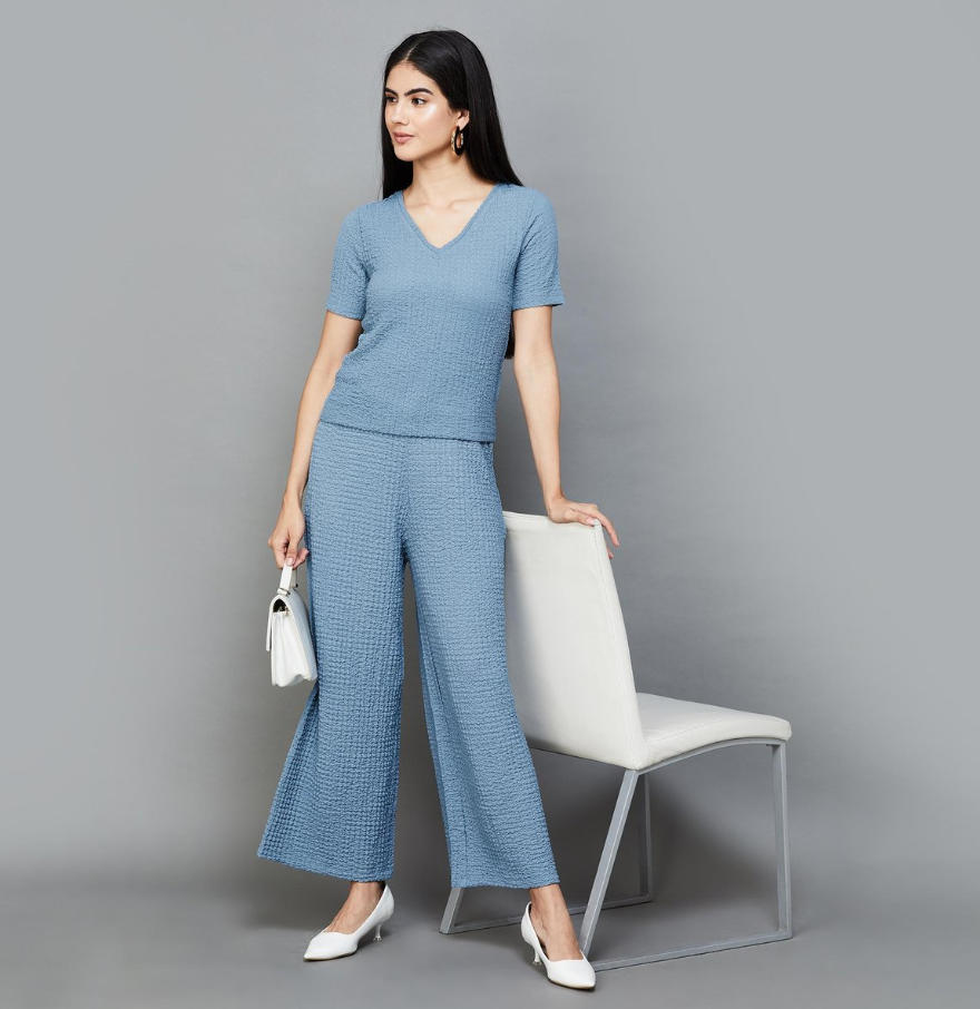 Elegant Women’s Solid Textured Trousers Perfect for Casual